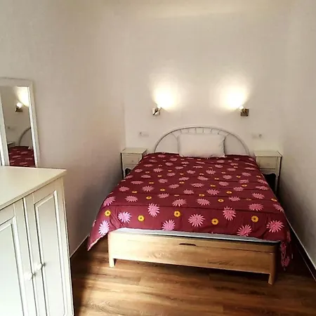 Apartment En Con Gran Terraza, Admite Mascotas, Cerca De La Playa - Es-170-7 Llanca